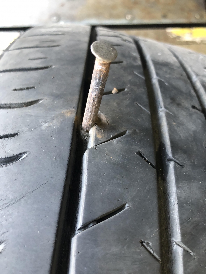 タイヤ釘.jpg